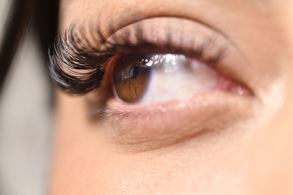 closeup,of,female,eye,with,long,lush,eyelashes